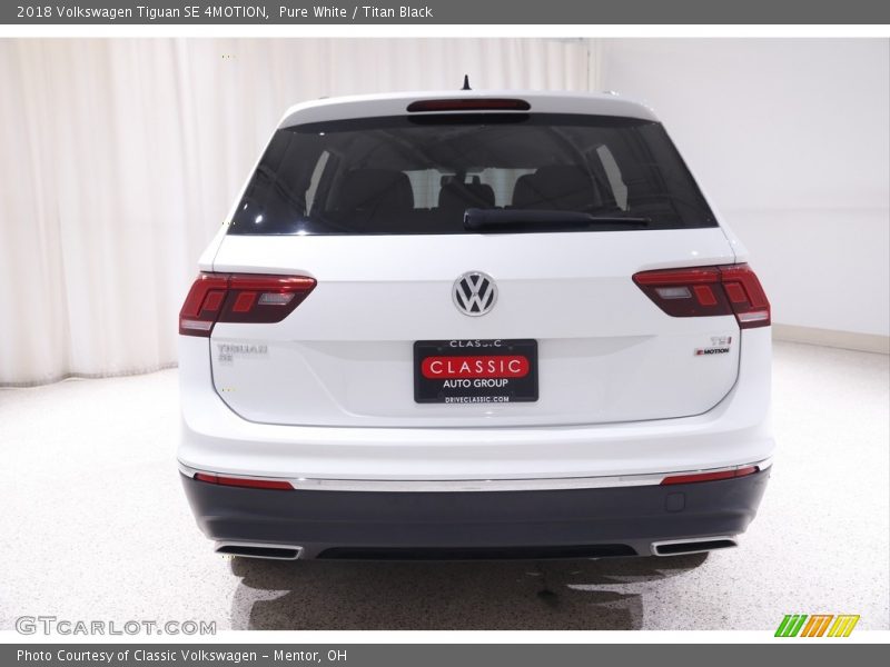 Pure White / Titan Black 2018 Volkswagen Tiguan SE 4MOTION