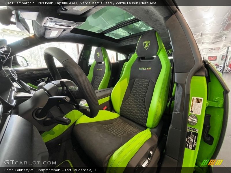 Front Seat of 2021 Urus Pearl Capsule AWD