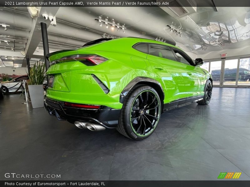  2021 Urus Pearl Capsule AWD Verde Mantis Pearl