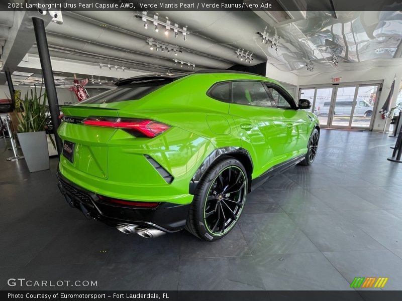  2021 Urus Pearl Capsule AWD Verde Mantis Pearl