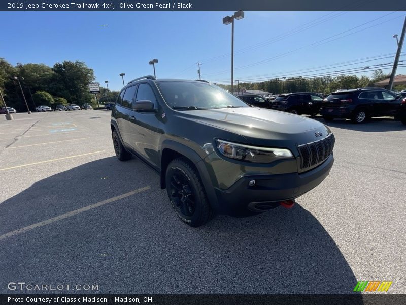 Olive Green Pearl / Black 2019 Jeep Cherokee Trailhawk 4x4