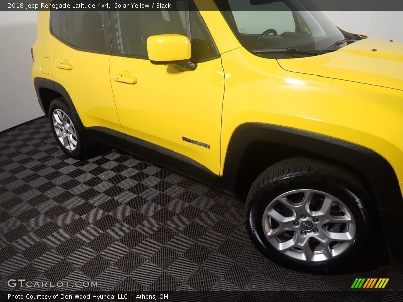 Solar Yellow / Black 2018 Jeep Renegade Latitude 4x4