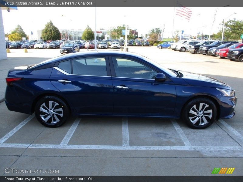 Deep Blue Pearl / Charcoal 2019 Nissan Altima S