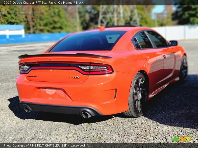 Go Mango / Black 2017 Dodge Charger R/T Scat Pack