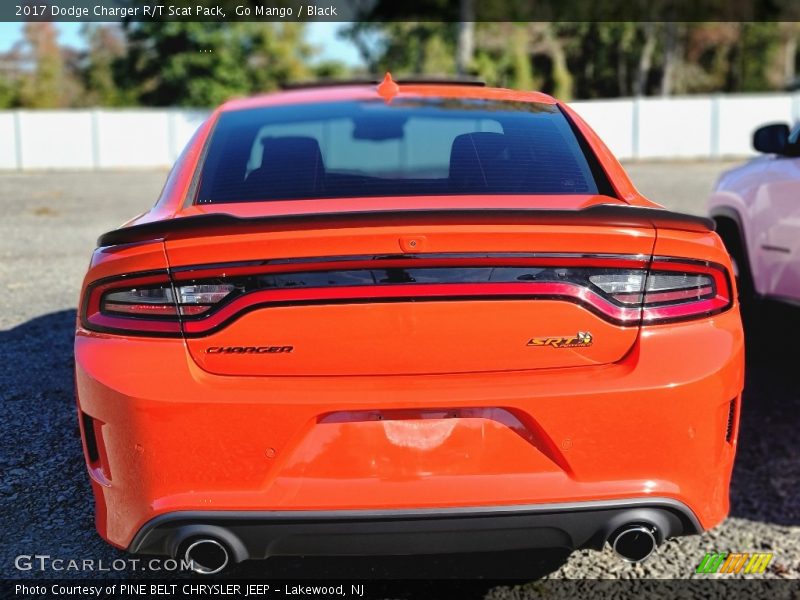 Go Mango / Black 2017 Dodge Charger R/T Scat Pack