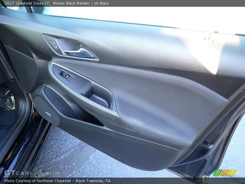 Mosaic Black Metallic / Jet Black 2017 Chevrolet Cruze LT