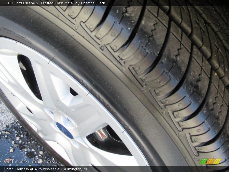 Frosted Glass Metallic / Charcoal Black 2013 Ford Escape S