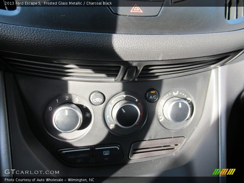 Frosted Glass Metallic / Charcoal Black 2013 Ford Escape S