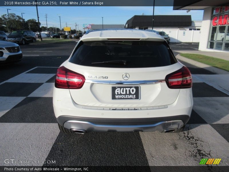 Polar White / Sahara Beige 2018 Mercedes-Benz GLA 250