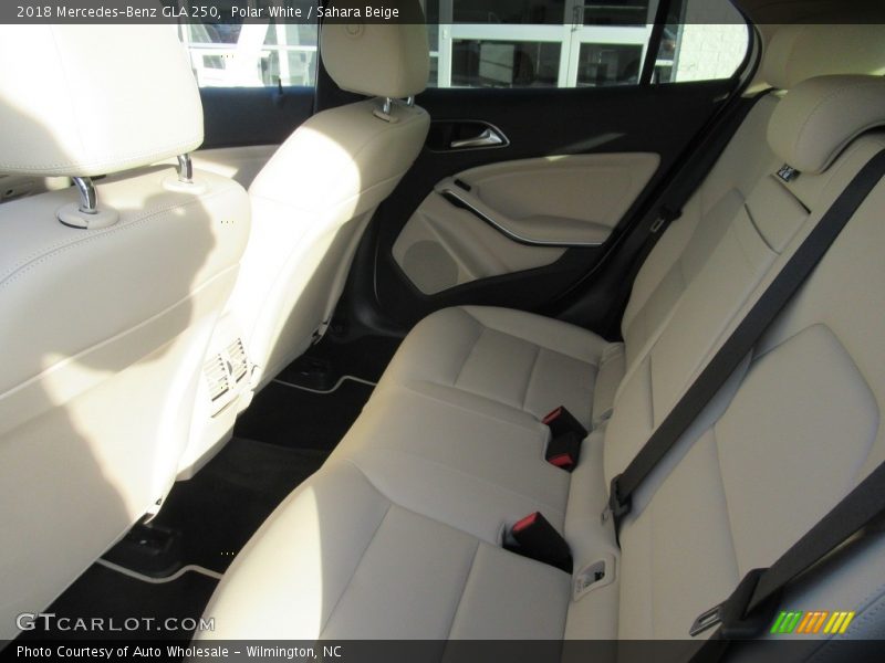 Polar White / Sahara Beige 2018 Mercedes-Benz GLA 250