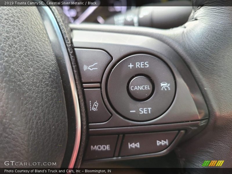 Celestial Silver Metallic / Black 2019 Toyota Camry SE