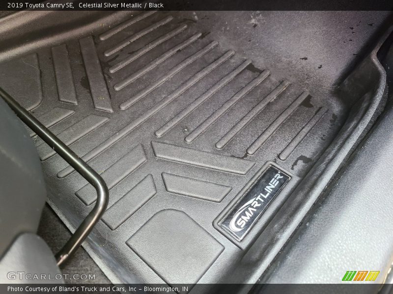 Celestial Silver Metallic / Black 2019 Toyota Camry SE