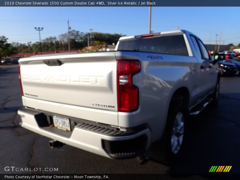Silver Ice Metallic / Jet Black 2019 Chevrolet Silverado 1500 Custom Double Cab 4WD