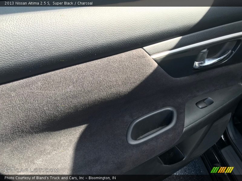 Super Black / Charcoal 2013 Nissan Altima 2.5 S