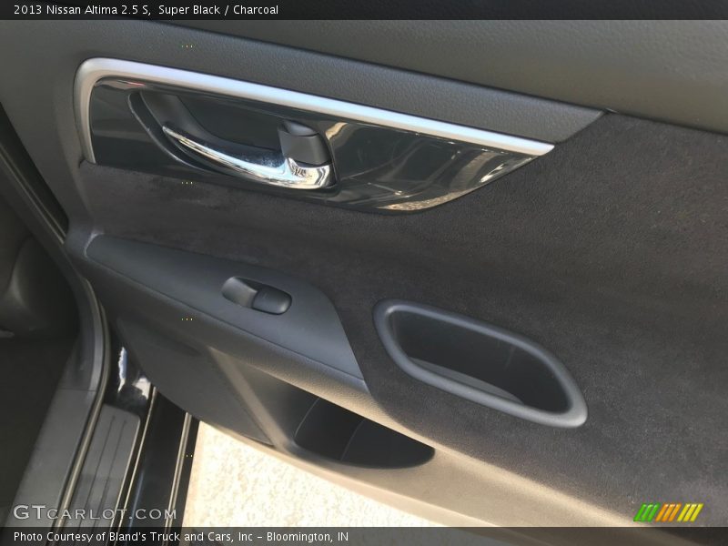 Super Black / Charcoal 2013 Nissan Altima 2.5 S