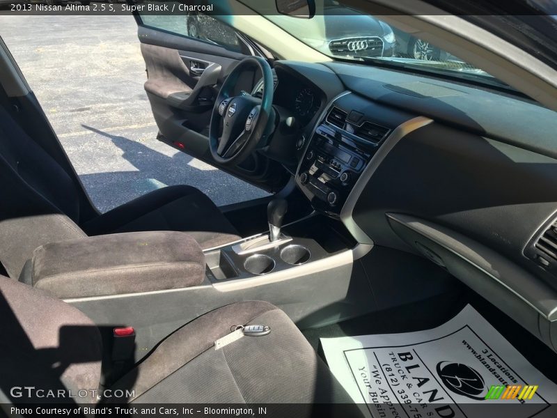Super Black / Charcoal 2013 Nissan Altima 2.5 S
