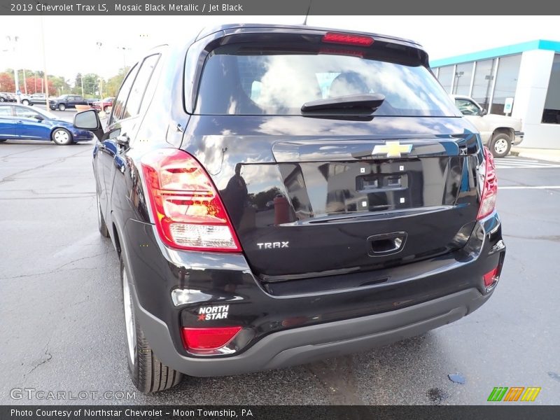 Mosaic Black Metallic / Jet Black 2019 Chevrolet Trax LS