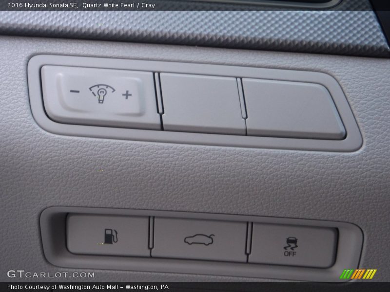 Quartz White Pearl / Gray 2016 Hyundai Sonata SE