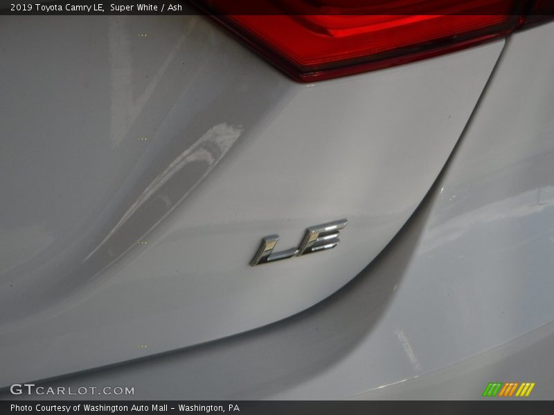 Super White / Ash 2019 Toyota Camry LE