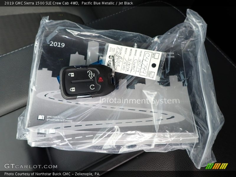 Pacific Blue Metallic / Jet Black 2019 GMC Sierra 1500 SLE Crew Cab 4WD