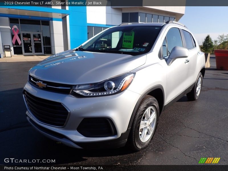 Silver Ice Metallic / Jet Black 2019 Chevrolet Trax LT AWD