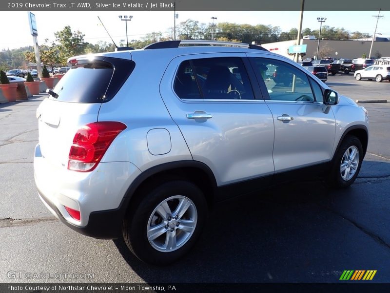 Silver Ice Metallic / Jet Black 2019 Chevrolet Trax LT AWD