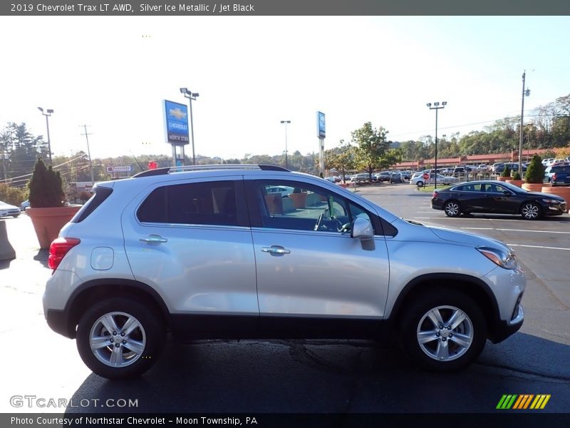 Silver Ice Metallic / Jet Black 2019 Chevrolet Trax LT AWD