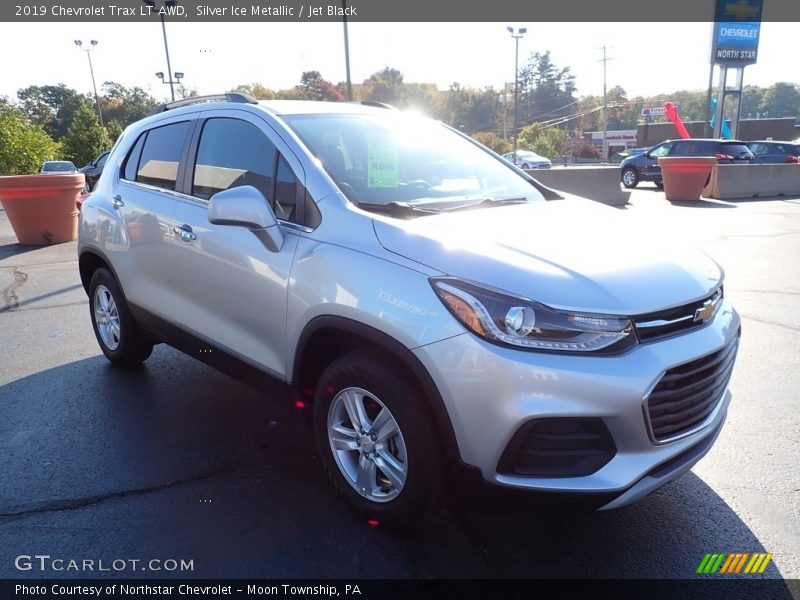 Silver Ice Metallic / Jet Black 2019 Chevrolet Trax LT AWD