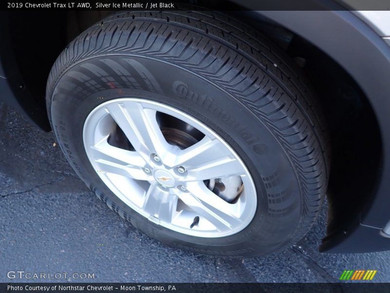 Silver Ice Metallic / Jet Black 2019 Chevrolet Trax LT AWD