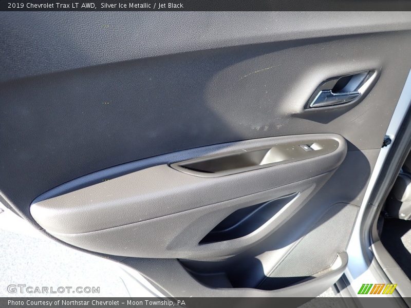 Silver Ice Metallic / Jet Black 2019 Chevrolet Trax LT AWD