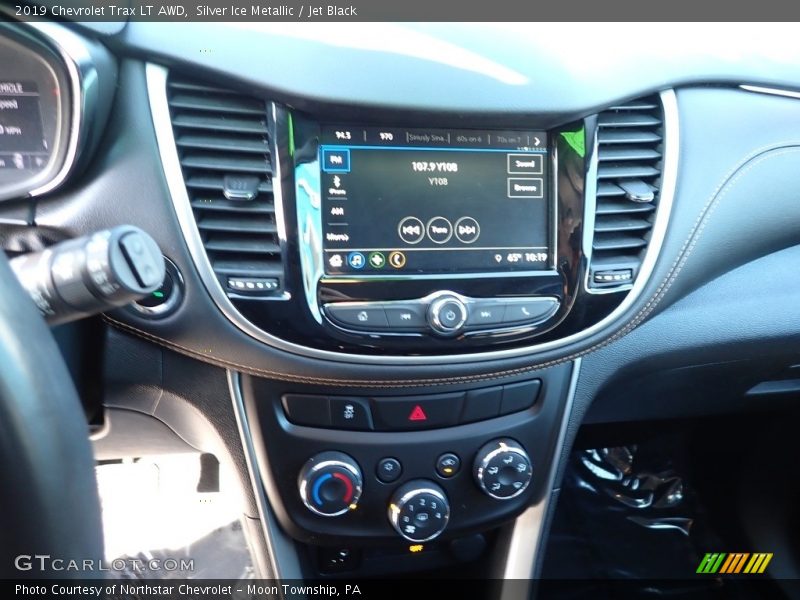 Silver Ice Metallic / Jet Black 2019 Chevrolet Trax LT AWD