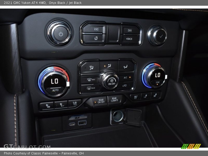 Onyx Black / Jet Black 2021 GMC Yukon AT4 4WD