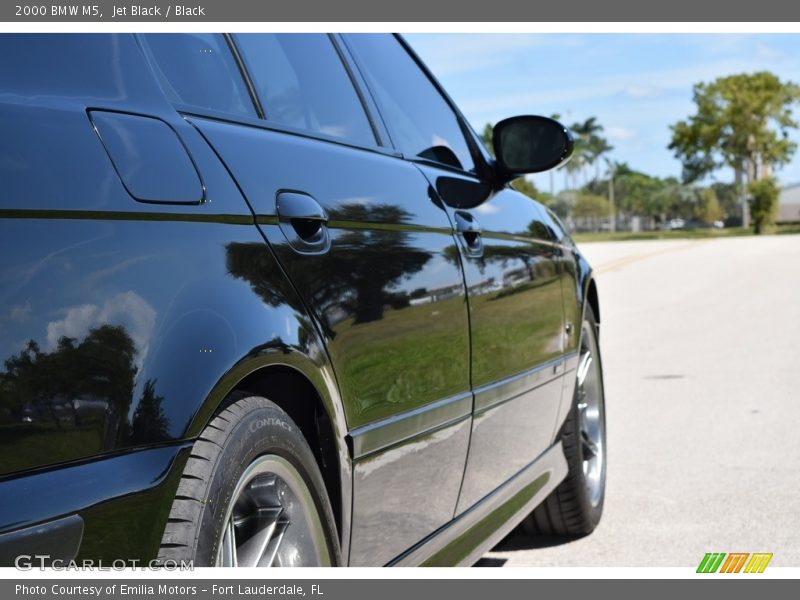 Jet Black / Black 2000 BMW M5