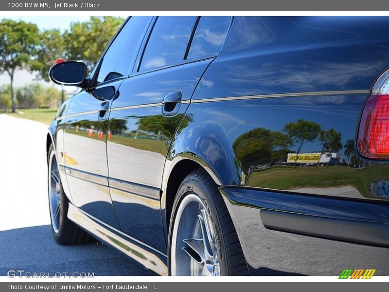 Jet Black / Black 2000 BMW M5