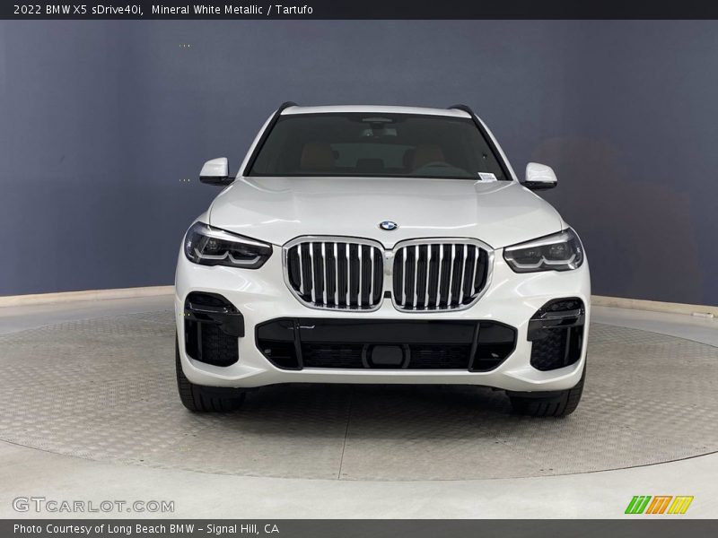 Mineral White Metallic / Tartufo 2022 BMW X5 sDrive40i