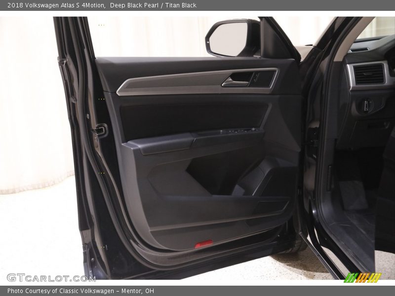 Deep Black Pearl / Titan Black 2018 Volkswagen Atlas S 4Motion