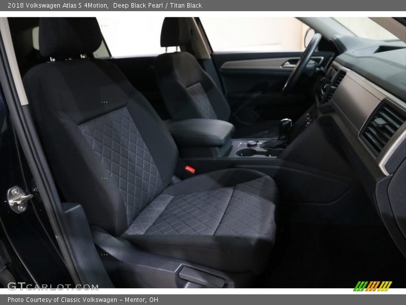Deep Black Pearl / Titan Black 2018 Volkswagen Atlas S 4Motion