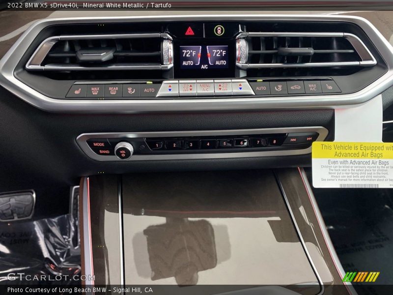 Mineral White Metallic / Tartufo 2022 BMW X5 sDrive40i