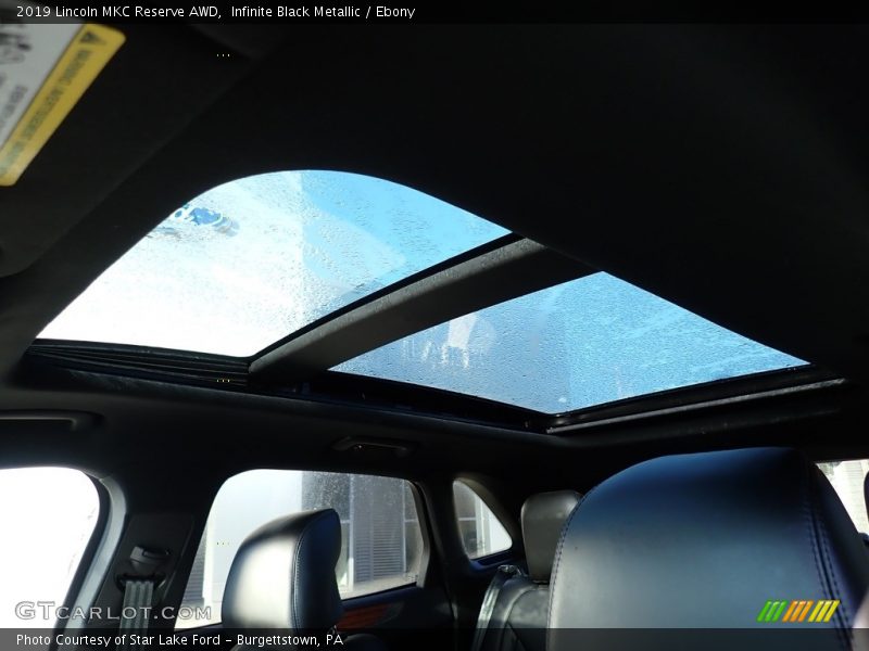 Infinite Black Metallic / Ebony 2019 Lincoln MKC Reserve AWD