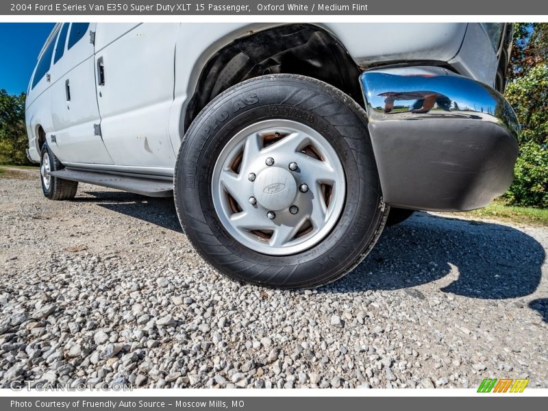 Oxford White / Medium Flint 2004 Ford E Series Van E350 Super Duty XLT 15 Passenger