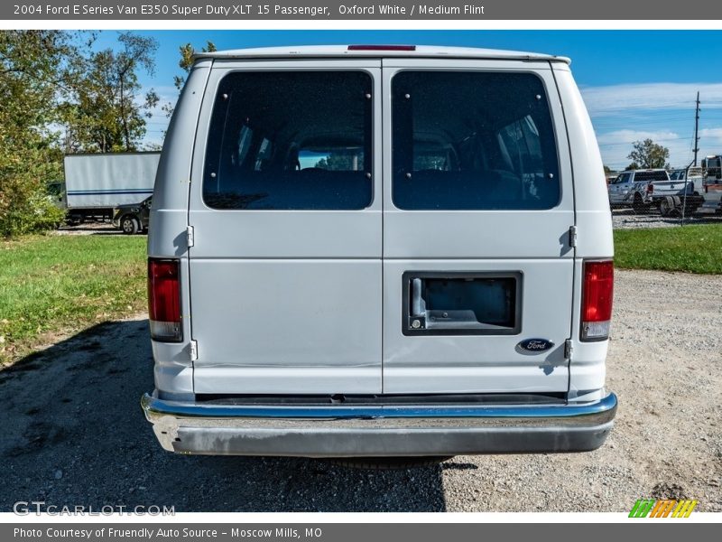 Oxford White / Medium Flint 2004 Ford E Series Van E350 Super Duty XLT 15 Passenger