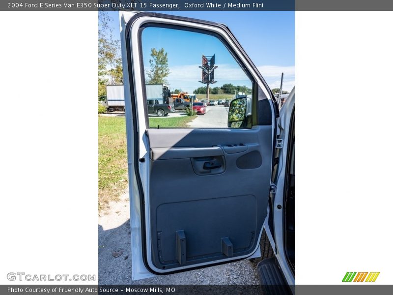 Oxford White / Medium Flint 2004 Ford E Series Van E350 Super Duty XLT 15 Passenger
