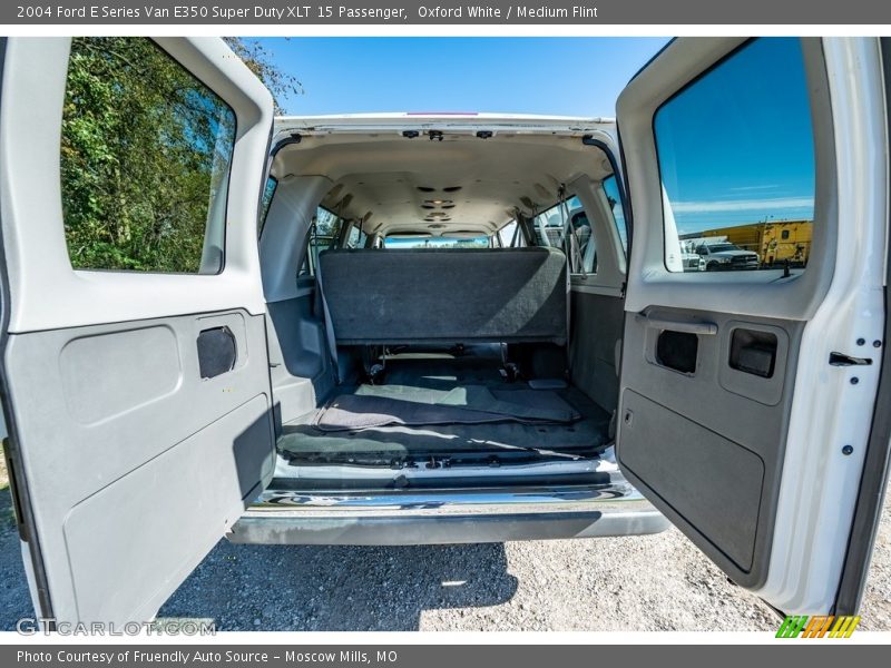 Oxford White / Medium Flint 2004 Ford E Series Van E350 Super Duty XLT 15 Passenger