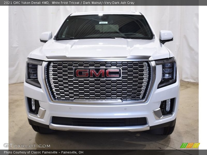 White Frost Tricoat / Dark Walnut/­Very Dark Ash Gray 2021 GMC Yukon Denali 4WD
