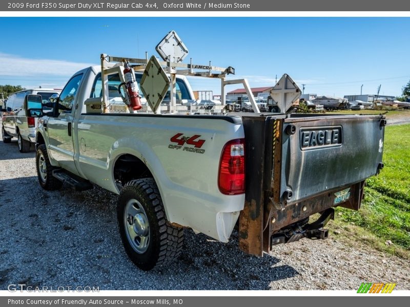 Oxford White / Medium Stone 2009 Ford F350 Super Duty XLT Regular Cab 4x4