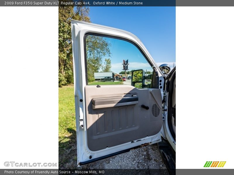 Oxford White / Medium Stone 2009 Ford F350 Super Duty XLT Regular Cab 4x4
