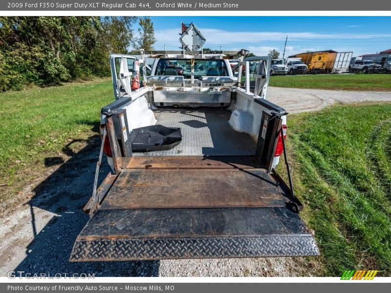 Oxford White / Medium Stone 2009 Ford F350 Super Duty XLT Regular Cab 4x4