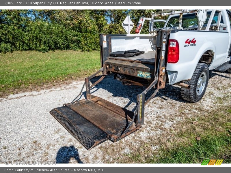Oxford White / Medium Stone 2009 Ford F350 Super Duty XLT Regular Cab 4x4