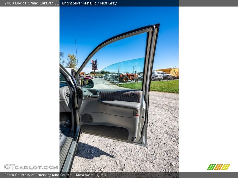 Bright Silver Metallic / Mist Gray 2000 Dodge Grand Caravan SE