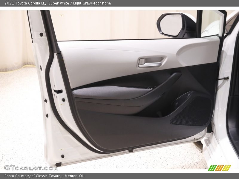 Super White / Light Gray/Moonstone 2021 Toyota Corolla LE